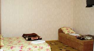 Гостевой дом У Мыса Судак Трехместный номер с видом на море-3